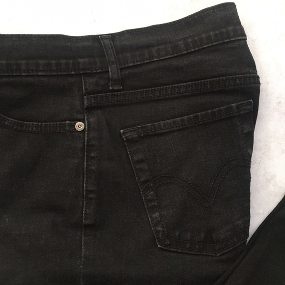 ⭐️ Levi's 512 Perfectly Slimming Bootcut Black Jeans - Picture 2 of 10